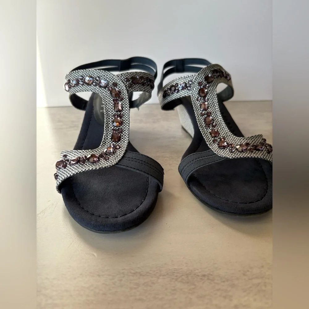 New York Transit Women’s Wedge Sandals